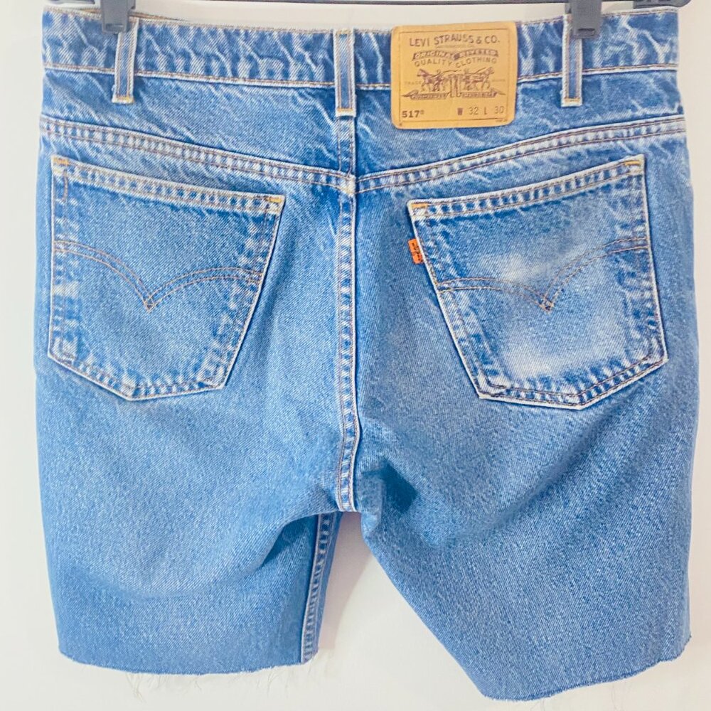Vintage Levi’s 517 Cutoff Shorts — Western Edge, Urban Cool (W32 x L30) - Picture 11 of 13
